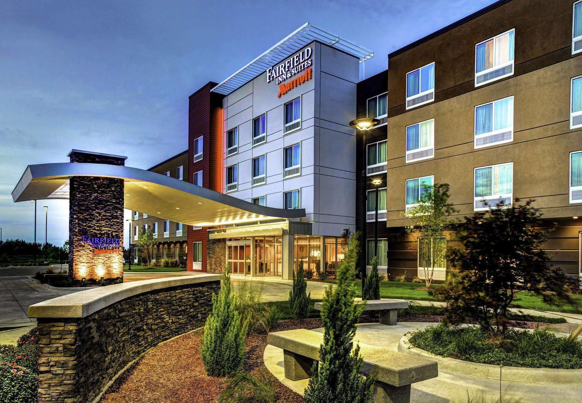 Fairfield Inn & Suites By Marriott Lansing At Eastwood Eksteriør bilde