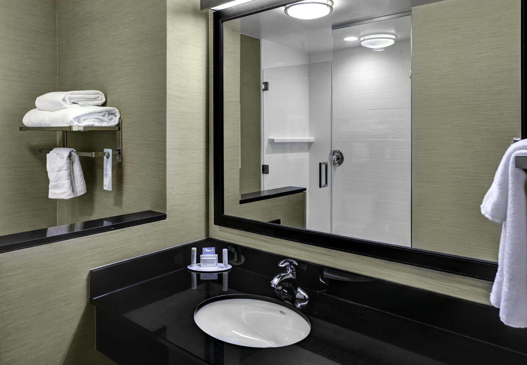 Fairfield Inn & Suites By Marriott Lansing At Eastwood Eksteriør bilde