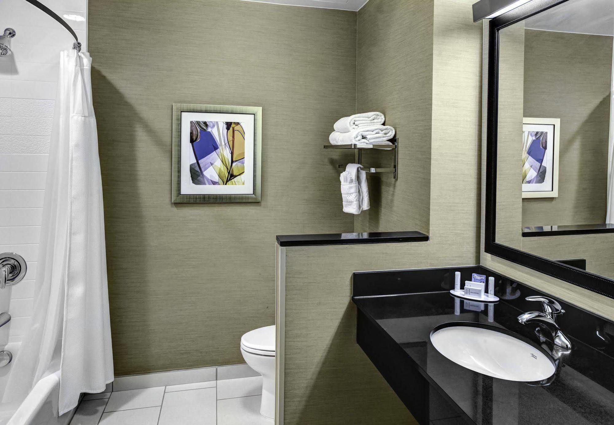Fairfield Inn & Suites By Marriott Lansing At Eastwood Eksteriør bilde